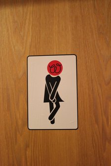 girl-toilet-sign-shangai