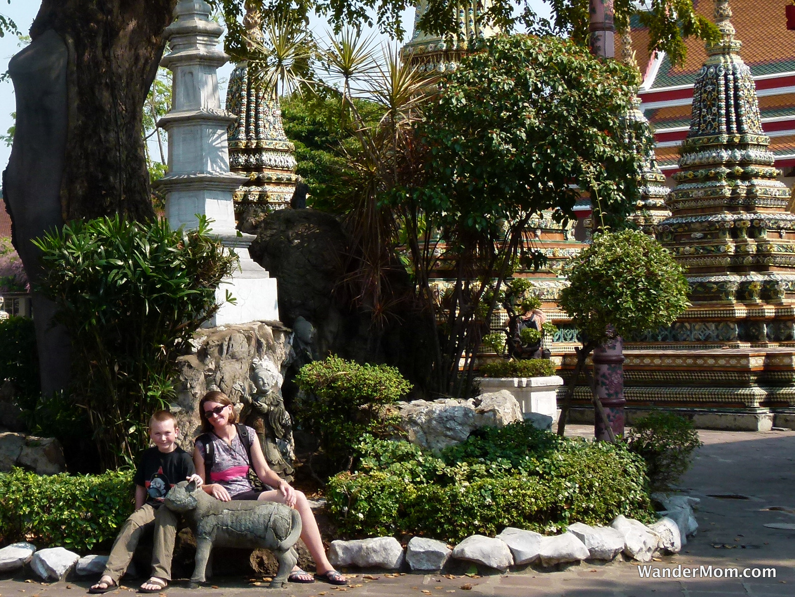 bangkok-with-kids-temple-visit